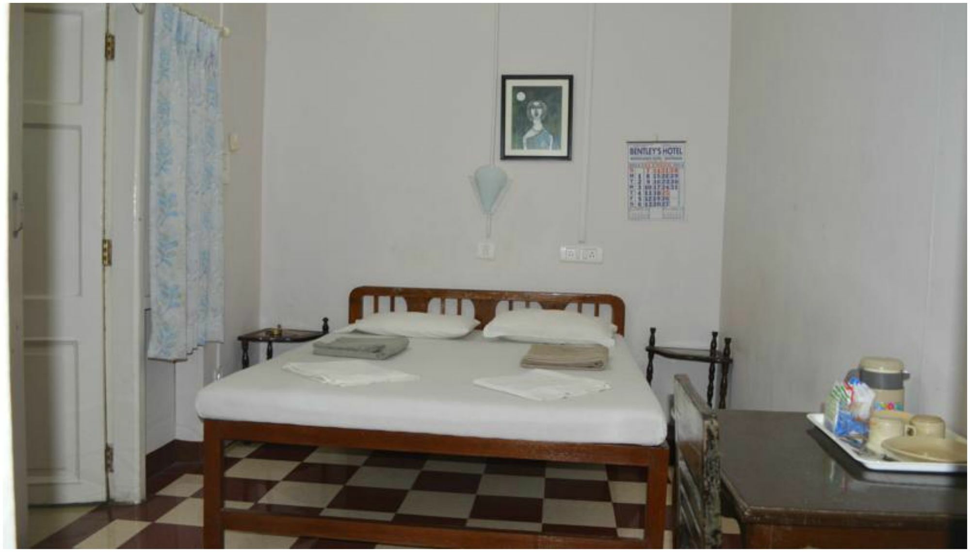 Bentleys Hotel Mumbai Ngoại thất bức ảnh